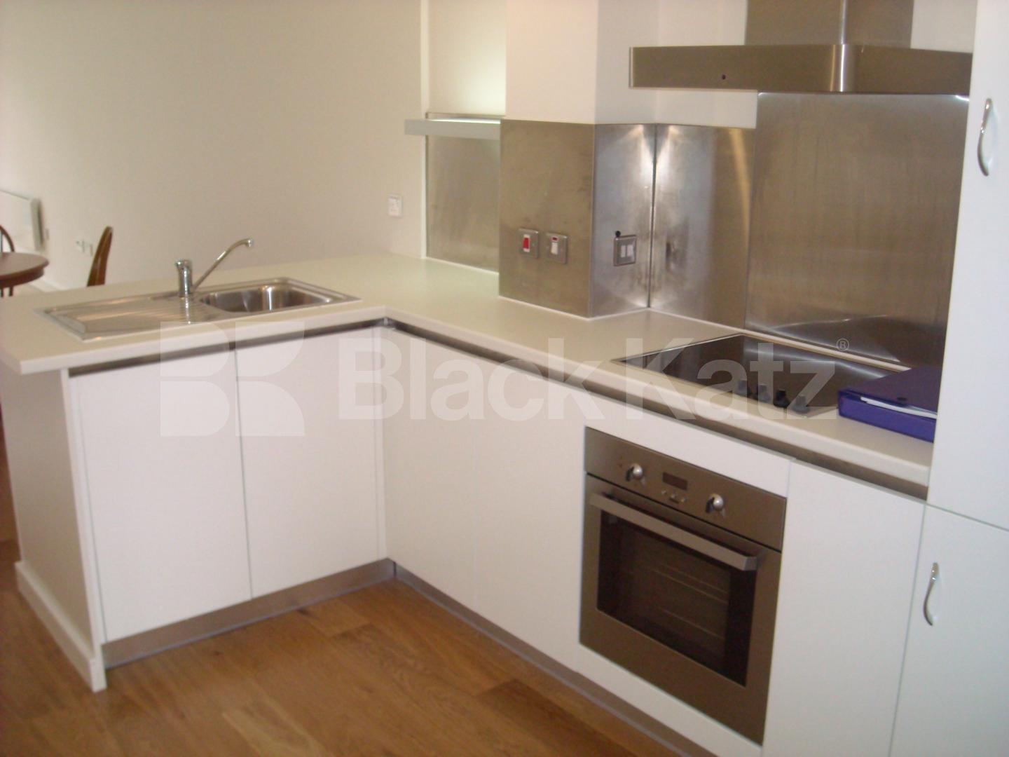 			1 Bedroom, 1 bath, 1 reception Flat			 South Central, Steedman Street, Elephant and Castle